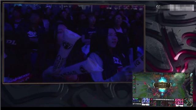 JD Gaming 和 Oh My God 在五场比赛中奋战并赢得了比赛，以 2-0 的战绩晋级淘汰赛阶段。