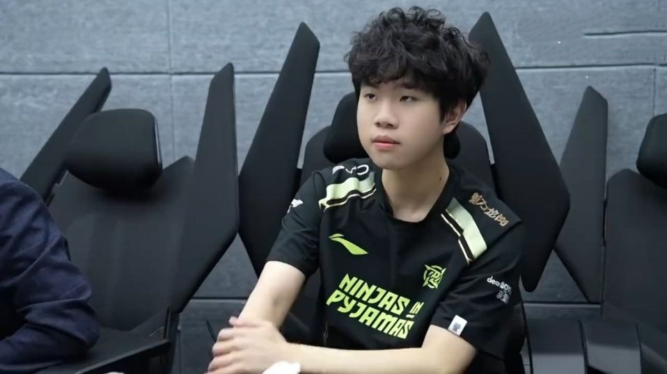 JDG赛后采访MISSING& Flandre ：卖票很痛苦，我肯定不能卖票